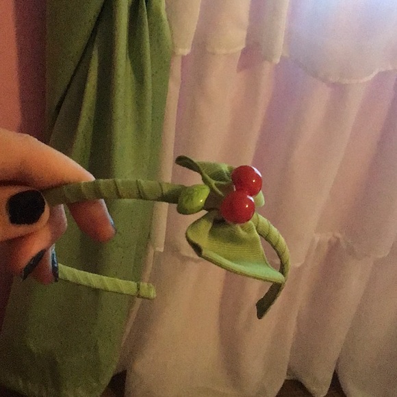 Three piece set - Picture 3 of 3